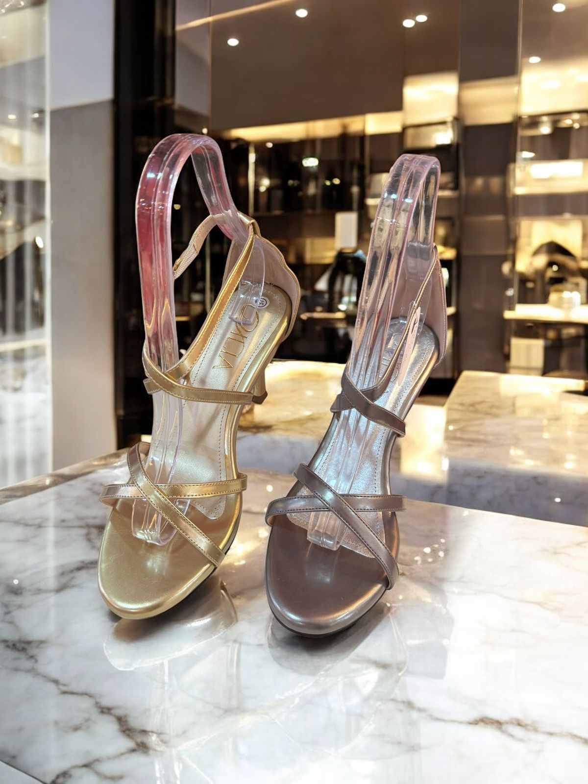 Tacones Giselle plomo y dorado