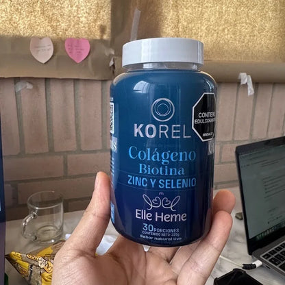 Frasco KOREL en la mano